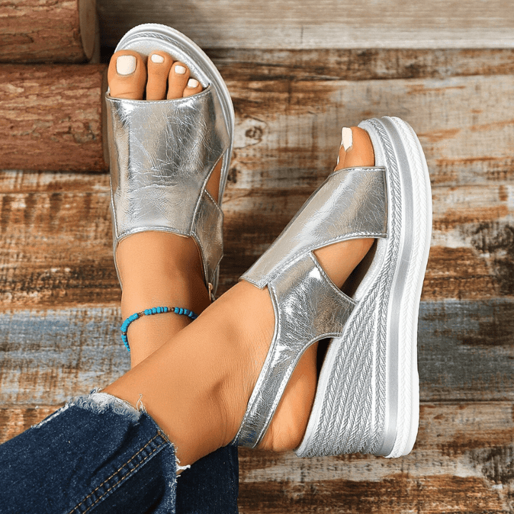 Baylie - Chic Metallic Sandals
