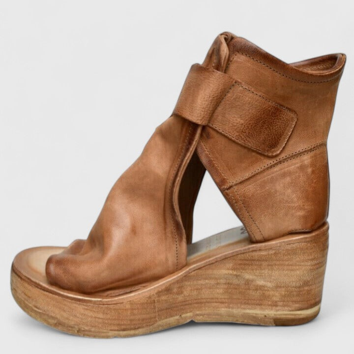 Karline - Timeless Wedge Sandals