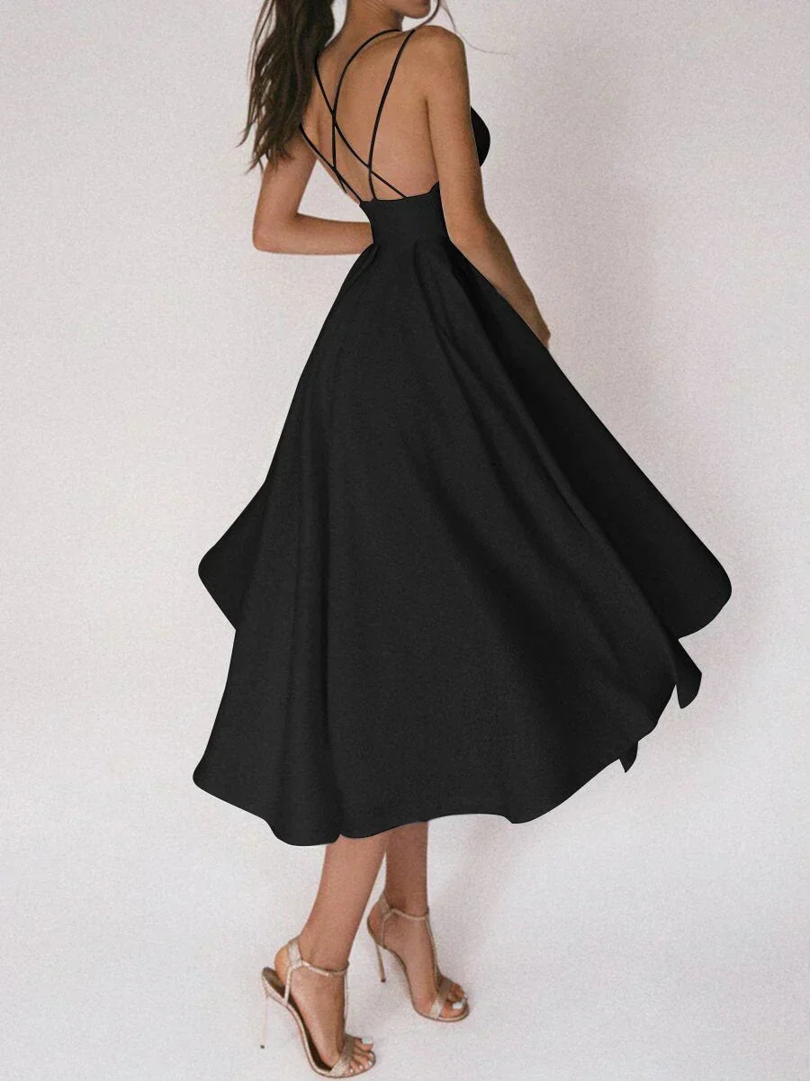 Elara - Chic Minimalist Dress