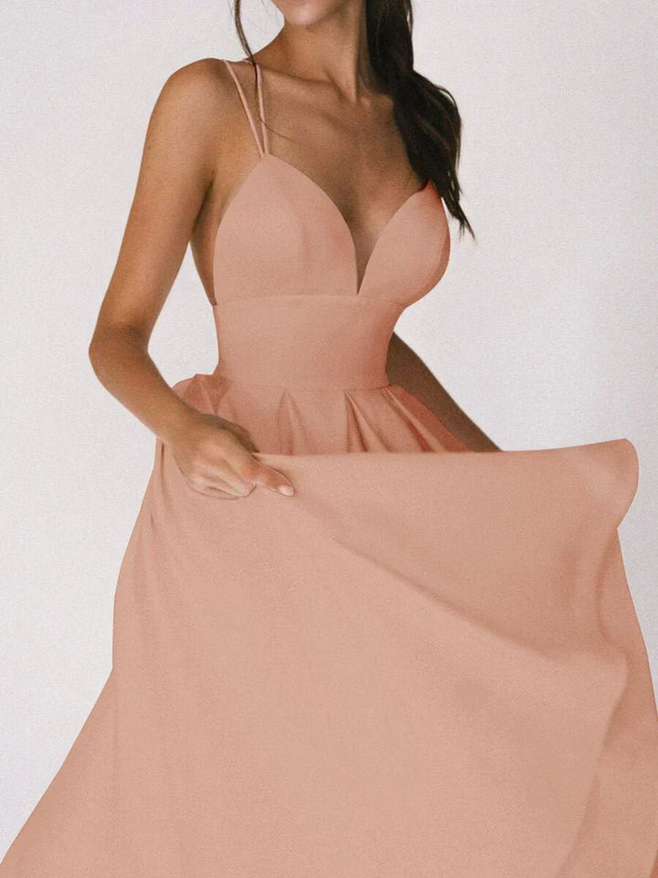 Elara - Chic Minimalist Dress