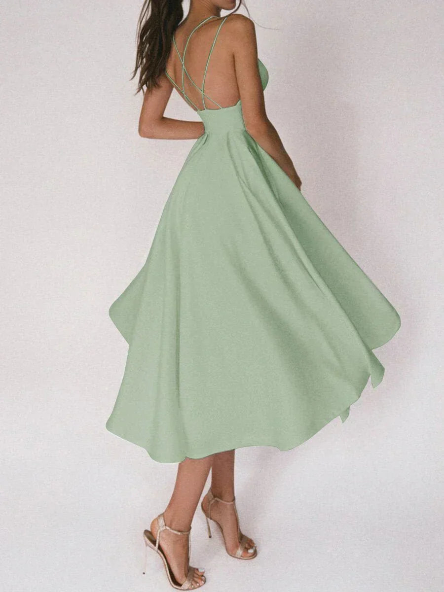 Elara - Chic Minimalist Dress