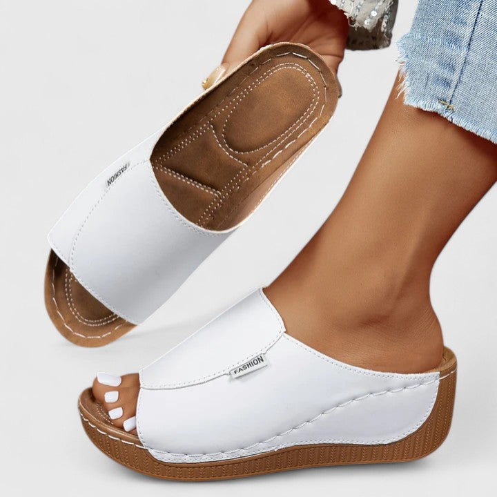 Amiralie - Stylish and Lightweight Sandals