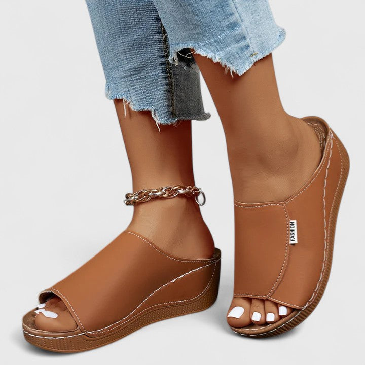 Amiralie - Stylish and Lightweight Sandals