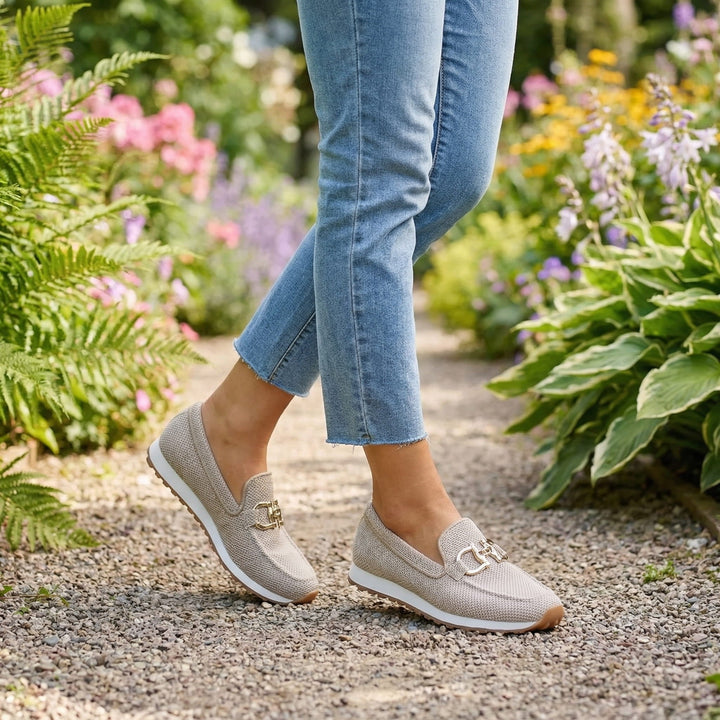 SUSIE | ORTHOPEDIC LOAFER SNEAKERS" can be rewritten as:

"SUSIE | COMFORT-FOCUSED ORTHOPEDIC LOAFER SNEAKERS